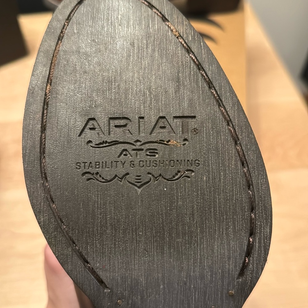 Women’s Boots Ariat Brand Size 7.5B